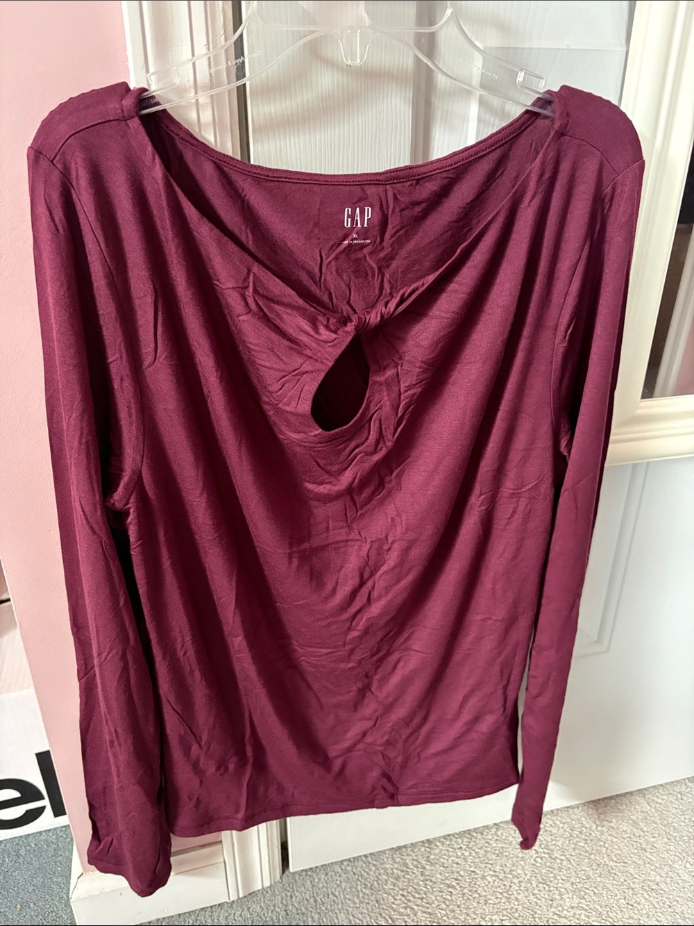 NWT GAP Women's Long-Sleeve Top with keyhole in Burgundy
